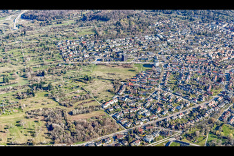 Du sud à le quartier Brötzingen in Pforzheim dans le département Bade-Wurtemberg, Allemagne