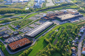 Centre commercial B'EST avec FNAC Farébersviller 3 et parc d'attractions B'Fun à Farébersviller dans le département Moselle, France