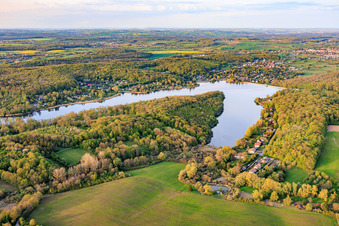 Barrage La digue de dief sur l'Étang de Diefenbach à Puttelange-aux-Lacs dans le département Moselle, France