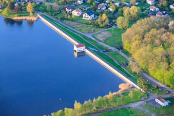 Barrage La digue de dief sur l'Étang de Diefenbach à Puttelange-aux-Lacs dans le département Moselle, France