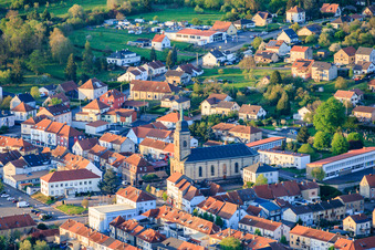 Église Saint-Pierre-et-Saint-Paul de Puttelange-aux-Lacs à Puttelange-aux-Lacs dans le département Moselle, France
