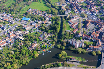 Embouchure de la Blies dans la Sarre, île de l'écluse 28 Saargemünd et Yacht Club Hanweiler e. V. à le quartier Rilchingen-Hanweiler in Kleinblittersdorf dans le département Sarre, Allemagne