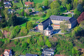 Chapelle de la Sainte-Croix en face du monastère de pèlerinage Blieskastel et église monastique de la Mater Dolorosa à Blieskastel dans le département Sarre, Allemagne