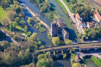Ancien moulin de la Sarre / Ancien moulin Bloch au Pont de Steinbasch à Saargemünd dans le département Moselle, France