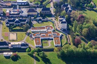 Clinique Psychiatrique Chs De Sarreguemines à le quartier Blauberg in Saargemünd dans le département Moselle, France