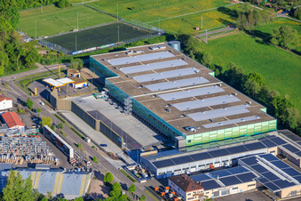 Bâtiment neuf presque achevé du parc logistique de HANSAINVEST et DFI-Real-Estate Kandel pour FRISCHEPLATTFORM SÜDWEST de Gemüsering Stuttgart GmbH à le quartier Minderslachen in Kandel dans le département Rhénanie-Palatinat, Allemagne