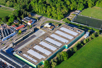 Bâtiment neuf presque achevé du parc logistique de HANSAINVEST et DFI-Real-Estate Kandel pour FRISCHEPLATTFORM SÜDWEST de Gemüsering Stuttgart GmbH à le quartier Minderslachen in Kandel dans le département Rhénanie-Palatinat, Allemagne
