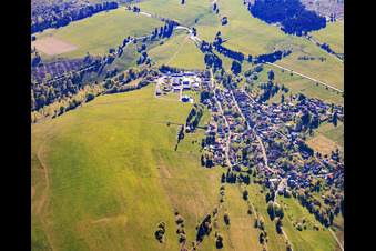 De l'ouest à le quartier Waffenrod in Eisfeld dans le département Thuringe, Allemagne