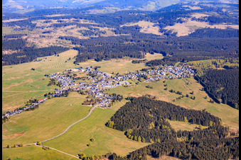 Du sud à le quartier Neustadt in Verwaltungsgemeinschaft Großbreitenbach dans le département Thuringe, Allemagne