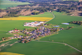 Du nord-ouest à le quartier Lothra in Drognitz dans le département Thuringe, Allemagne