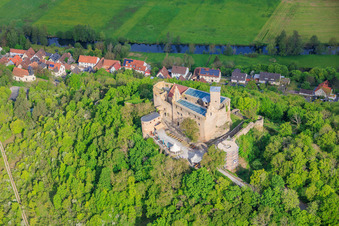 Château de Trimburg vu du sud-est à le quartier Trimberg in Elfershausen dans le département Bavière, Allemagne