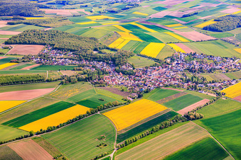 De l'ouest à le quartier Büchold in Arnstein dans le département Bavière, Allemagne