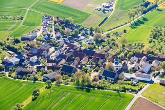 De l'ouest à le quartier Greßhausen in Gädheim dans le département Bavière, Allemagne