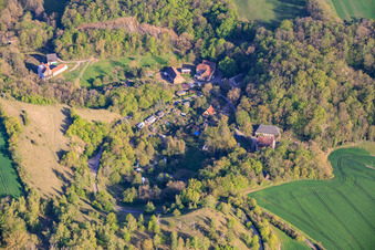 Totenstein dans la vallée de l'Orla avec appartement de vacances Kupferhammer - Jörg Rüdiger et Harrasmühle à Lausnitz bei Neustadt an der Orla dans le département Thuringe, Allemagne
