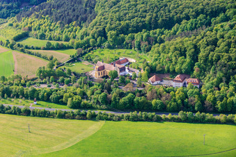 Académie de musique bavaroise Hammelburg et ancienne église du monastère, vieille ville à Hammelburg dans le département Bavière, Allemagne