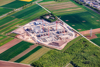 Chantier de construction de la station de conversion HVDC Südlink DC4B - Bergrheinfeld à Bergrheinfeld dans le département Bavière, Allemagne