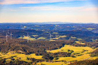 Parc éolien du nord-est à Schiltach dans le département Bade-Wurtemberg, Allemagne