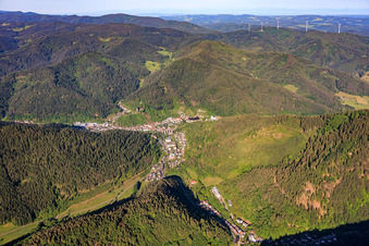 Vue de la ville depuis le nord-est à Hornberg dans le département Bade-Wurtemberg, Allemagne
