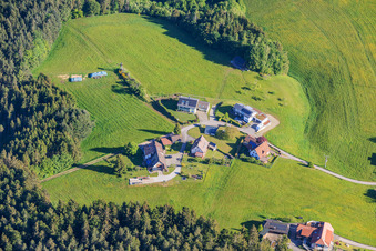 Le quartier de Tischneck, vu du sud à Schramberg dans le département Bade-Wurtemberg, Allemagne