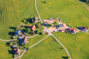 Le quartier de Tischneck avec l'entreprise de construction Martin Kopp à Schramberg dans le département Bade-Wurtemberg, Allemagne