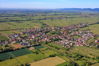 Du nord à Edesheim dans le département Rhénanie-Palatinat, Allemagne
