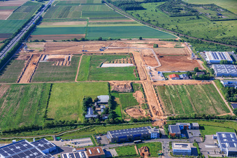 Parc industriel D12 avec chantier de construction d'une centrale géothermique et d'un poste de transformation par Vulcan à Landau in der Pfalz dans le département Rhénanie-Palatinat, Allemagne