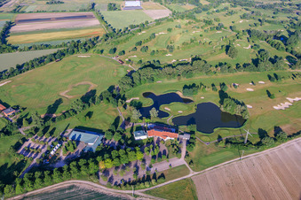 Golfpark Kurpfalz vu de l'est à Limburgerhof dans le département Rhénanie-Palatinat, Allemagne