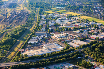 Parc industriel Mallaustraße avec BAUHAUS Mannheim-Mallau du nord-ouest à le quartier Rheinau in Mannheim dans le département Bade-Wurtemberg, Allemagne