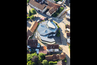 Église moderne Saint-Sébastien au centre du village à Silz dans le département Rhénanie-Palatinat, Allemagne