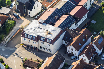 Auberge de campagne Zur Linde au centre du village à Silz dans le département Rhénanie-Palatinat, Allemagne