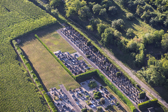 Cimetière avec cimetière juif à Soultz-sous-Forêts dans le département Bas Rhin, France