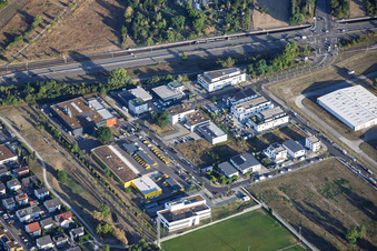 Parc industriel Johann-Georg-Schlosser-Straße avec base de livraison Deutsche Post Neureut et EBI® Computer Solutions - Michael Ebinger à le quartier Neureut in Karlsruhe dans le département Bade-Wurtemberg, Allemagne
