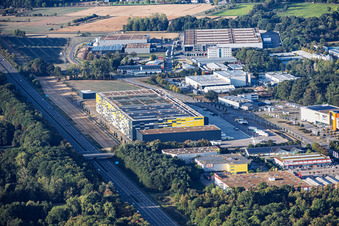 Entrepôt central d'EDEKA Südwest Rastatt sur l'autoroute A5 à le quartier Rauental in Rastatt dans le département Bade-Wurtemberg, Allemagne