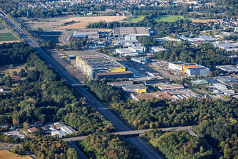 Entrepôt central d'EDEKA Südwest Rastatt sur l'autoroute A5 à le quartier Rauental in Rastatt dans le département Bade-Wurtemberg, Allemagne
