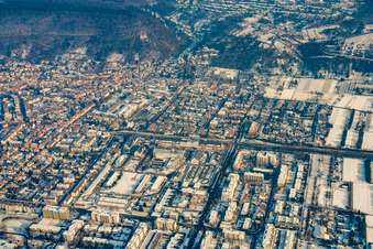 Vue aérienne de Lieu en hiver avec de la neige à le quartier Rohrbach in Heidelberg dans le département Bade-Wurtemberg, Allemagne