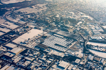 Vue aérienne de CNH Industrial Deutschland GmbH en hiver sous la neige à le quartier Rohrbach in Heidelberg dans le département Bade-Wurtemberg, Allemagne