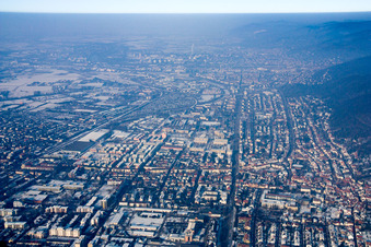 Vue aérienne de B3 Römerstr à le quartier Südstadt in Heidelberg dans le département Bade-Wurtemberg, Allemagne