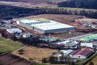 Photographie aérienne de Construction d'un nouveau hall logistique dans la zone industrielle d'Am Horst à le quartier Minderslachen in Kandel dans le département Rhénanie-Palatinat, Allemagne