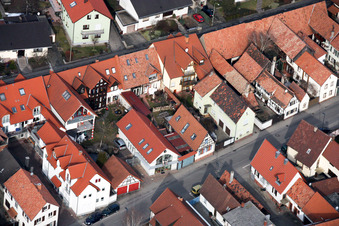 Enregistrement par drone de Rue du Rhin à Kandel dans le département Rhénanie-Palatinat, Allemagne