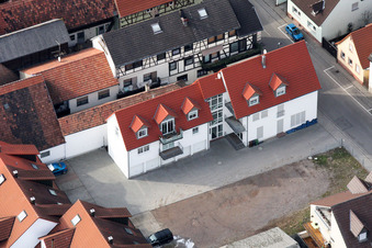 Rue du Rhin à Kandel dans le département Rhénanie-Palatinat, Allemagne d'en haut