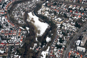 Vue aérienne de Thomaswehr, église Saint-Thomas dans la vallée de l'Alb à le quartier Daxlanden in Karlsruhe dans le département Bade-Wurtemberg, Allemagne
