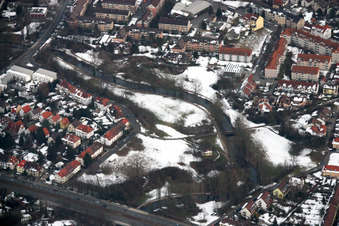 Vue aérienne de Rue du port du Rhin, Albtal à le quartier Daxlanden in Karlsruhe dans le département Bade-Wurtemberg, Allemagne