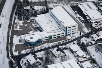 Image drone de Ittersbach, zone industrielle à le quartier Im Stockmädle in Karlsbad dans le département Bade-Wurtemberg, Allemagne