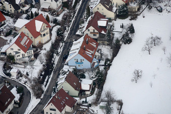 Vue aérienne de Mühlgasse à le quartier Gräfenhausen in Birkenfeld dans le département Bade-Wurtemberg, Allemagne