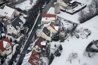 Vue aérienne de Mühlgasse à le quartier Gräfenhausen in Birkenfeld dans le département Bade-Wurtemberg, Allemagne