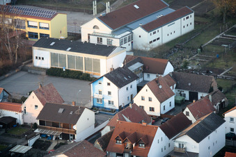 Vue aérienne de Mundohalle, caserne de pompiers, salle de sport à Minfeld dans le département Rhénanie-Palatinat, Allemagne