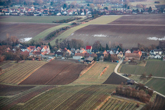 Vue aérienne de Vue du village depuis le nord à Vollmersweiler dans le département Rhénanie-Palatinat, Allemagne