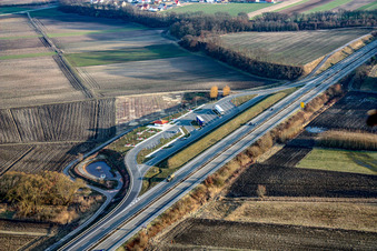 Vue aérienne de Aire de repos de Rheinaue sur la B9 à Leimersheim dans le département Rhénanie-Palatinat, Allemagne