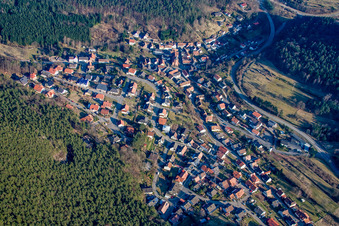 Vue aérienne de Vue du village depuis le nord à Lug dans le département Rhénanie-Palatinat, Allemagne
