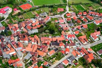 Vue aérienne de Et Hauptstr à le quartier Kapellen in Kapellen-Drusweiler dans le département Rhénanie-Palatinat, Allemagne